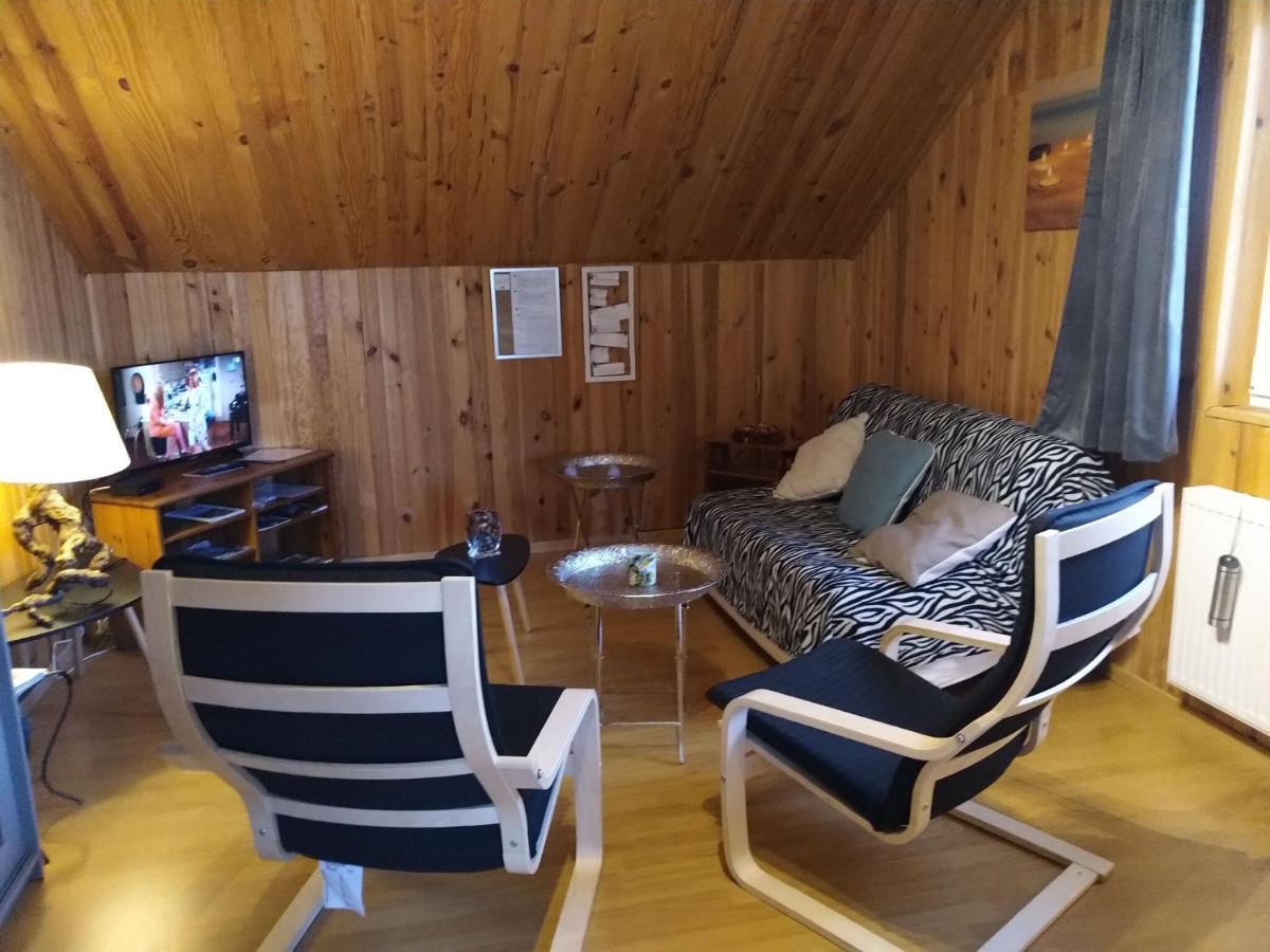Cozy Apartment In Paliseul With Garden Carlsbourg Exteriör bild