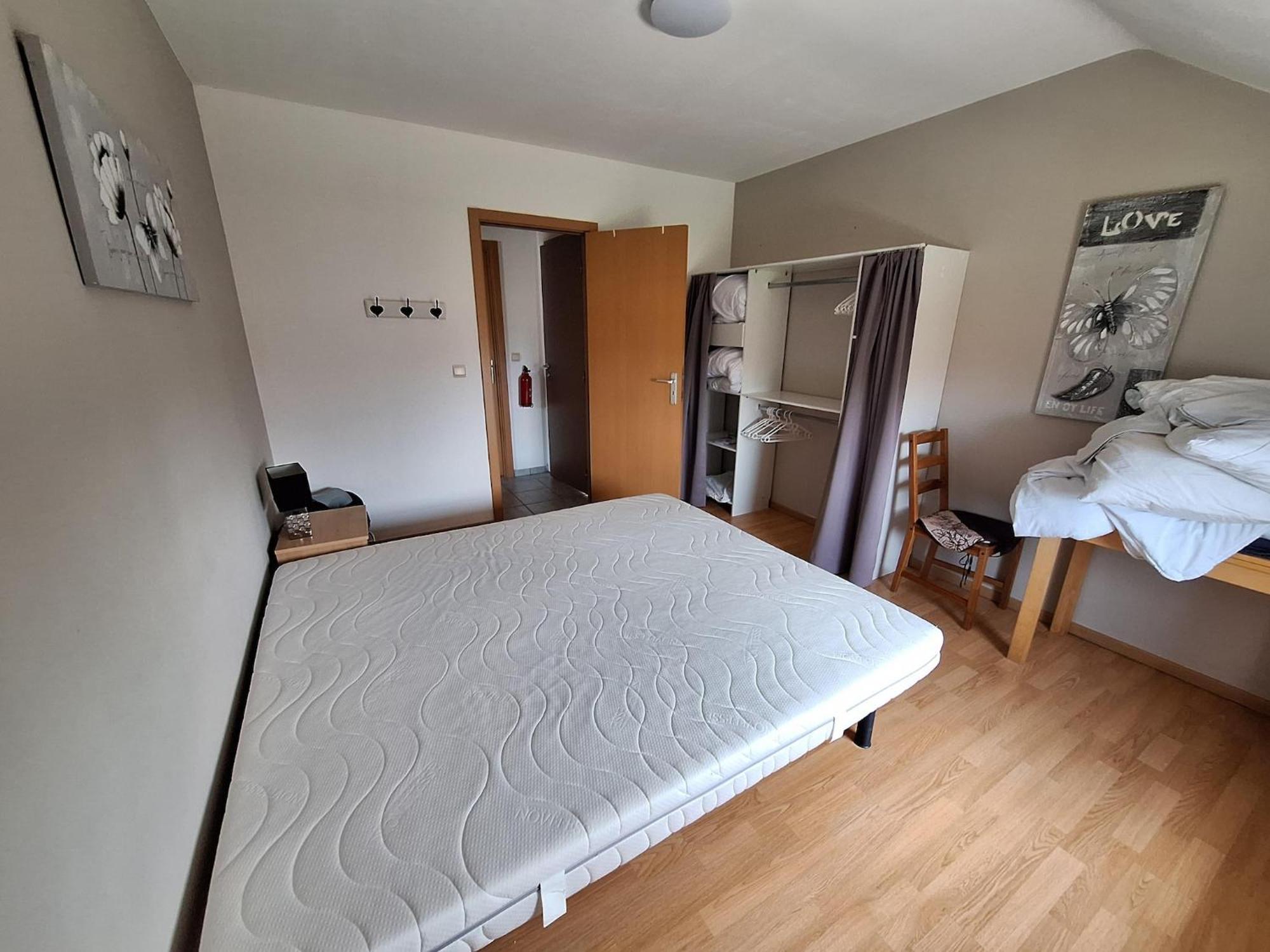 Cozy Apartment In Paliseul With Garden Carlsbourg Exteriör bild