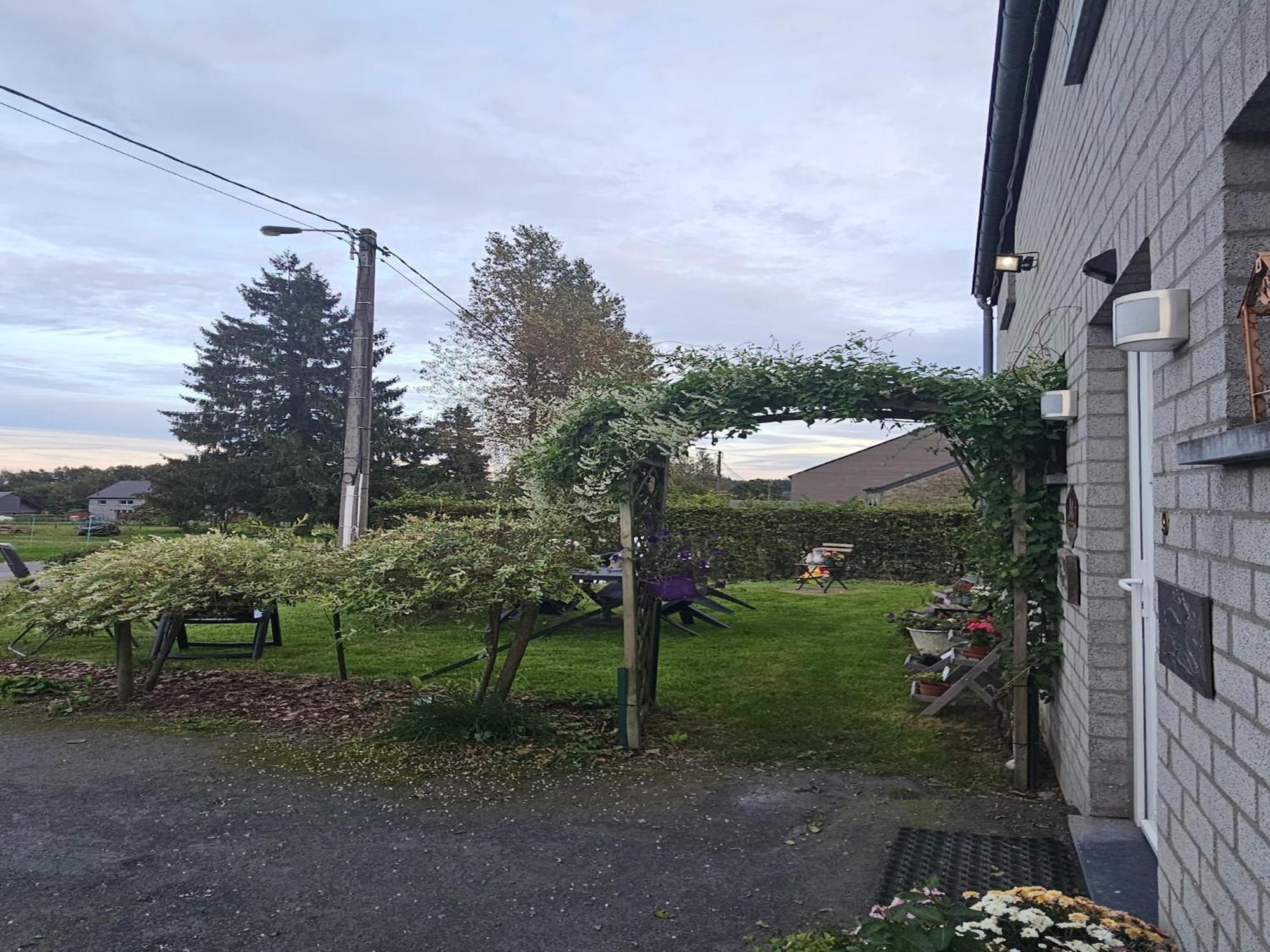 Cozy Apartment In Paliseul With Garden Carlsbourg Exteriör bild