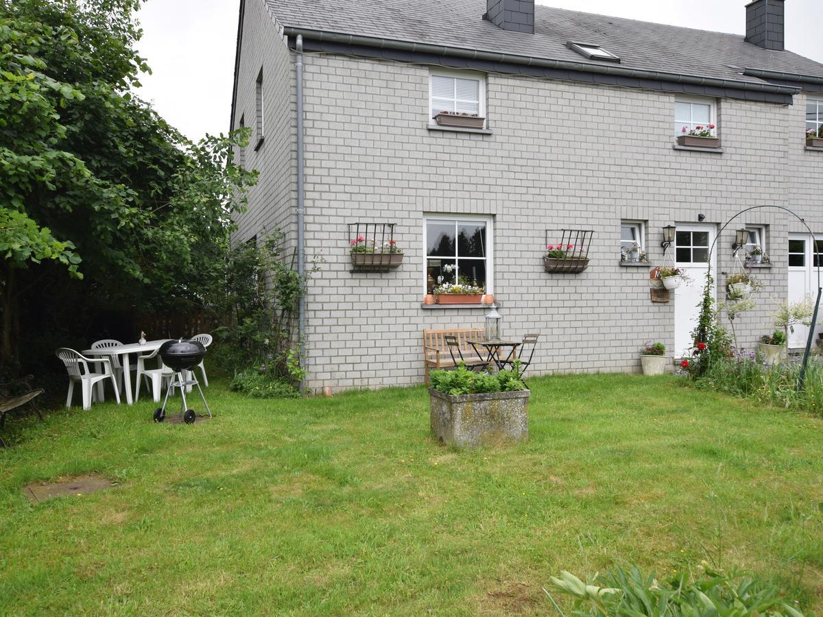 Cozy Apartment In Paliseul With Garden Carlsbourg Exteriör bild