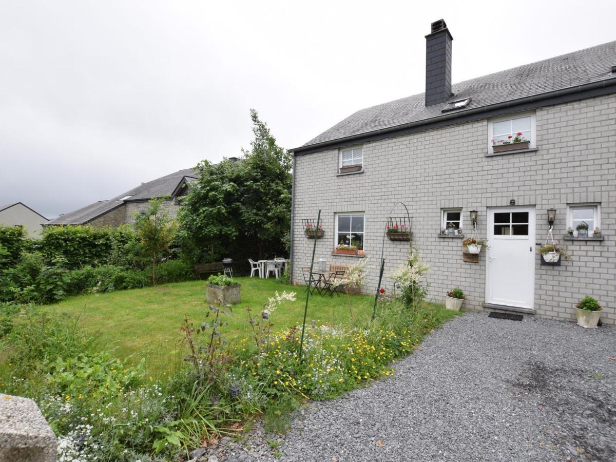Cozy Apartment In Paliseul With Garden Carlsbourg Exteriör bild