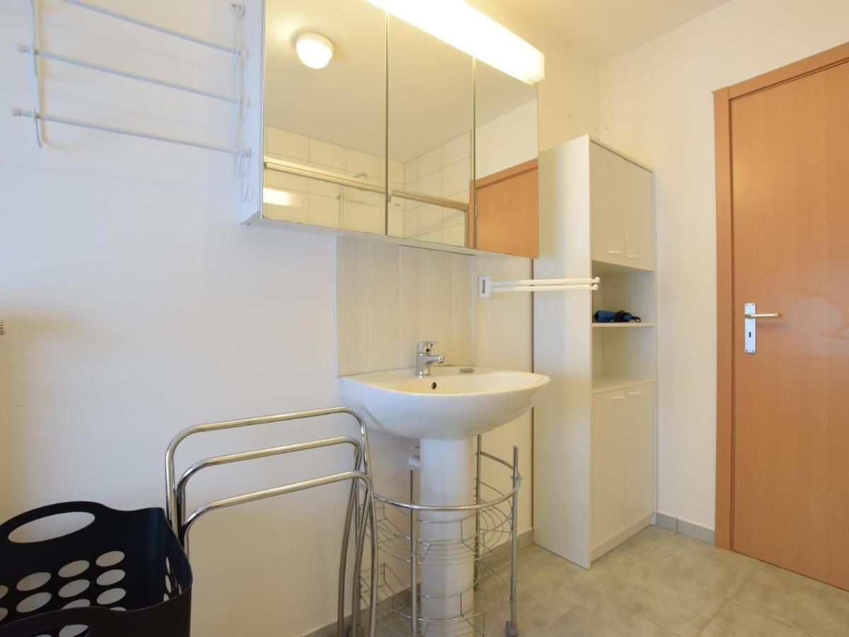 Cozy Apartment In Paliseul With Garden Carlsbourg Exteriör bild
