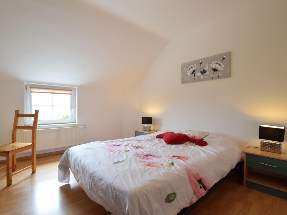 Cozy Apartment In Paliseul With Garden Carlsbourg Exteriör bild